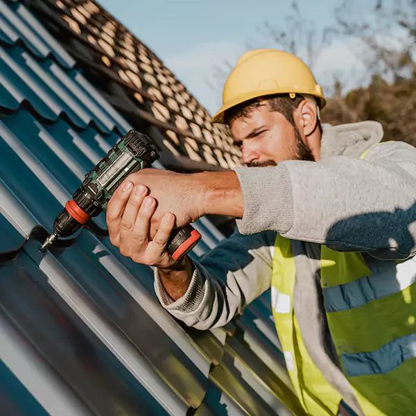 Why Glenview Homeowners Choose Glenview Roofing Pro for Steel Roof Repair Service?
